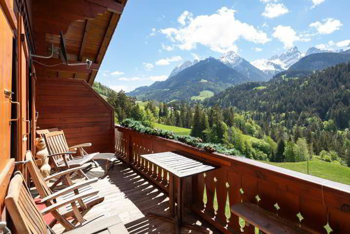 5 rooms Apartment to buy in Château-d'Oex - image 1/13