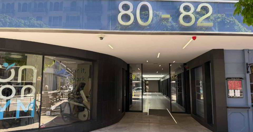 null rooms Office & Commercial for rent in Genf - image 1/10