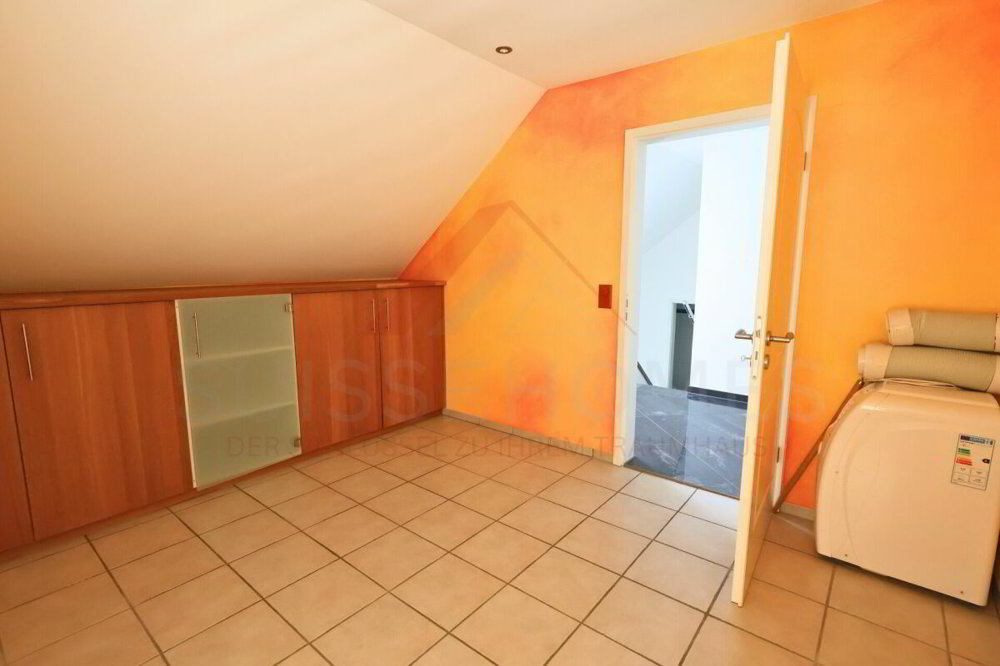 Casa di 5 locali in vendita a Hagneck - immagine 1/13