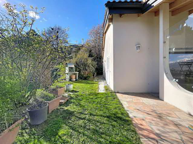4.5 rooms House to buy in Loc - image 1/13