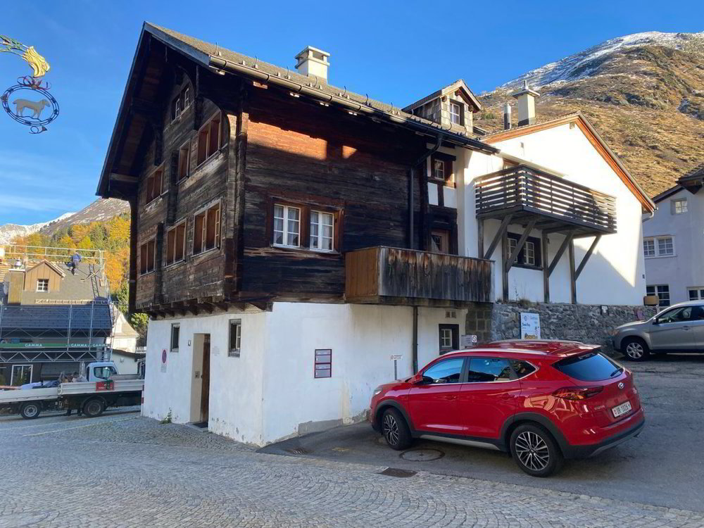 5.5 rooms House to buy in Hospental - image 1/12