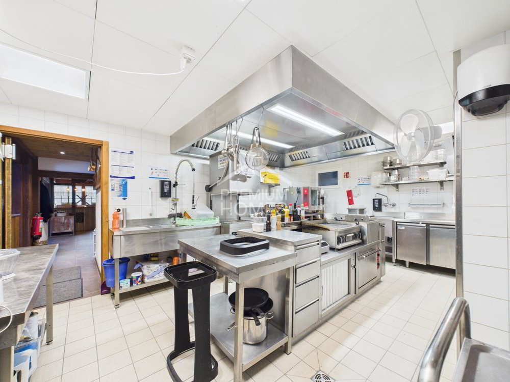 Ufficio & Commercio di 7 locali in vendita a Grindelwald - immagine 1/13