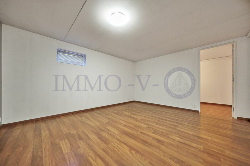 Casa di 5 locali in affitto a Chéserex - immagine 1/12