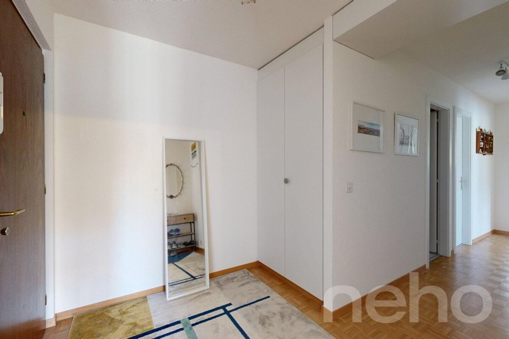 3 rooms Apartment to buy in Chernex - image 1/12
