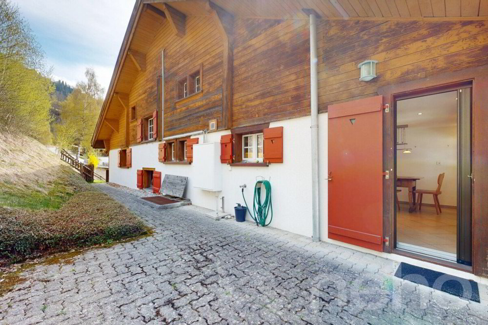 5.5 Zimmer Wohnung zum verkaufen in Uors (Lumnezia) - Bild 1/12