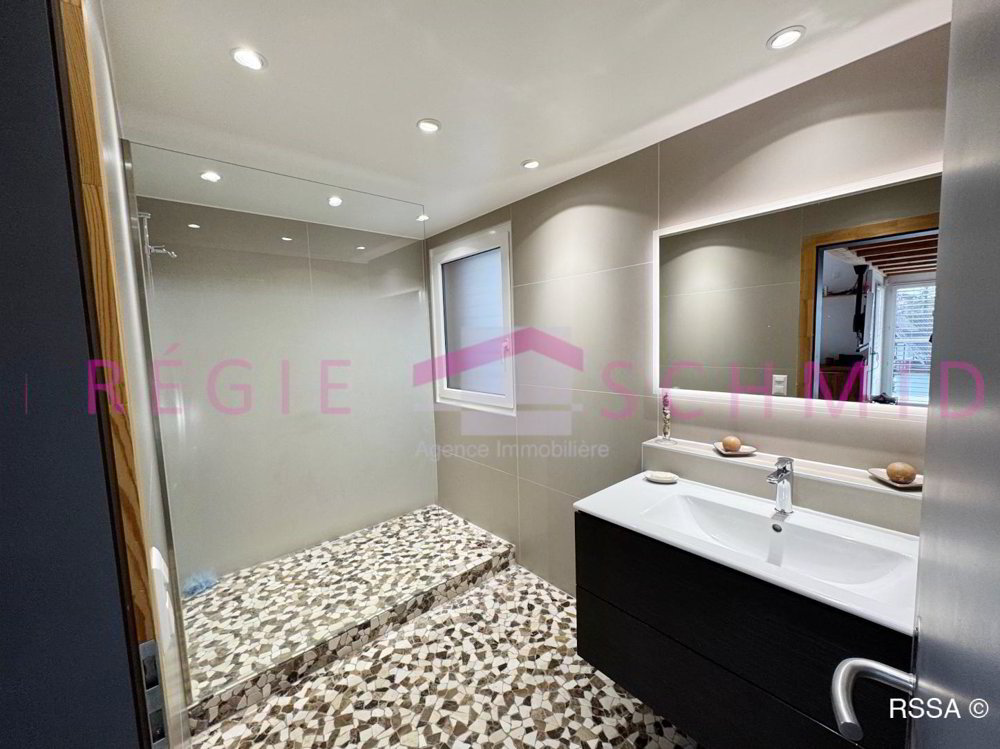 8 Zimmer Haus zum verkaufen in St-George - Bild 1/10