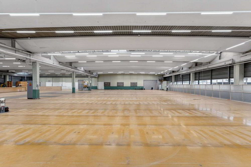 Bureau en location à Hünenberg - 330 m² - Mehr