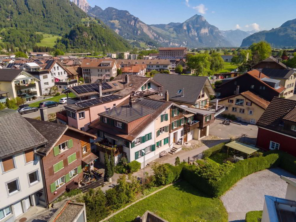 Casa di 15 locali in vendita a Niederurnen - immagine 1/11
