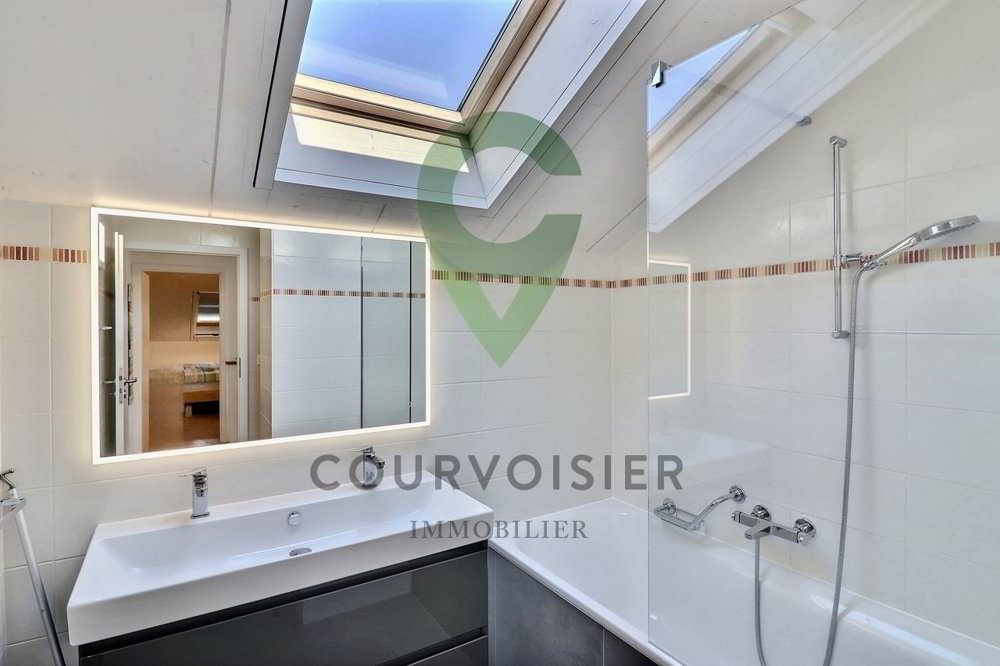 7 Zimmer Wohnung zum verkaufen in Bursinel - Bild 1/13