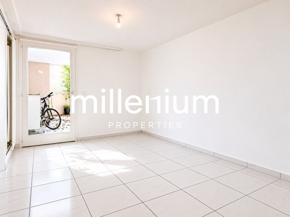 8 rooms House for rent in Bellevue - image 1/13