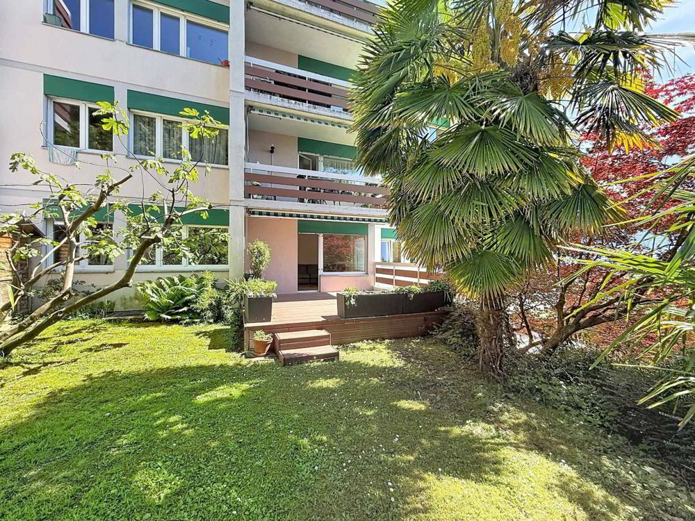 4 rooms Apartment to buy in Veytaux - image 1/10
