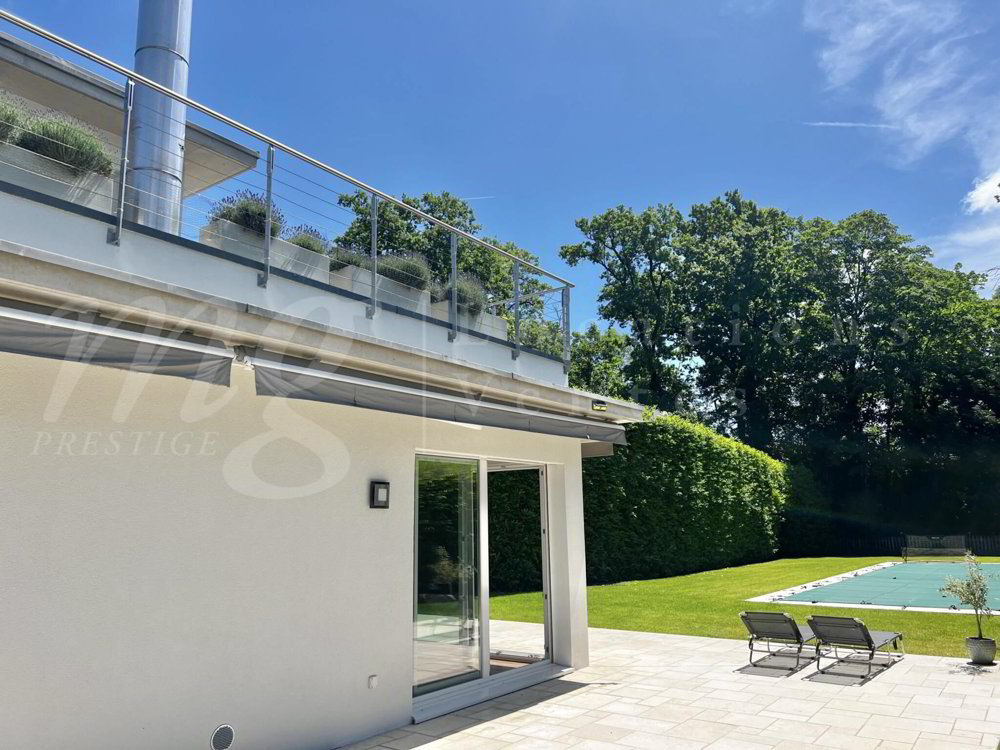 Casa di 8 locali in vendita a Vandoeuvres - immagine 1/1