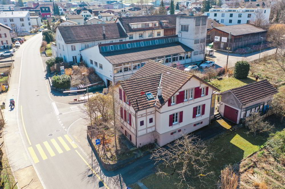 7 Zimmer Haus zum verkaufen in Gelterkinden - Bild 1/13