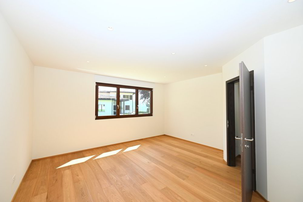 8 rooms House to buy in Cademario - image 1/13