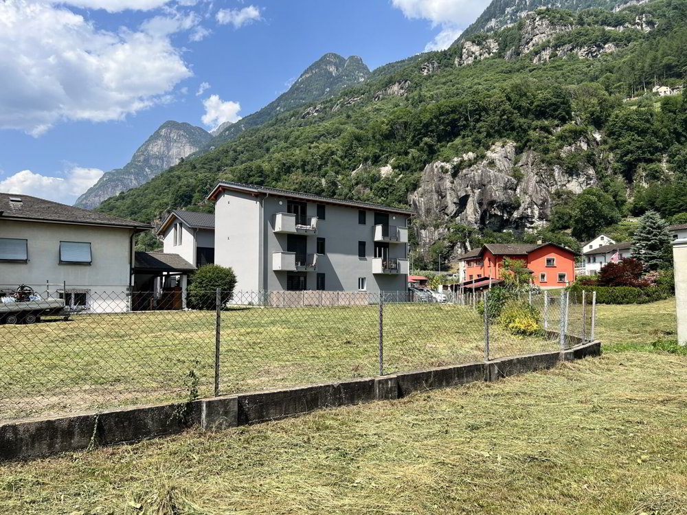 Casa di 12.5 locali in vendita a Cresciano - immagine 1/12