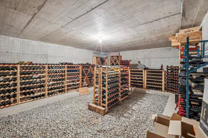 8 rooms House to buy in Montpreveyres - image 1/11