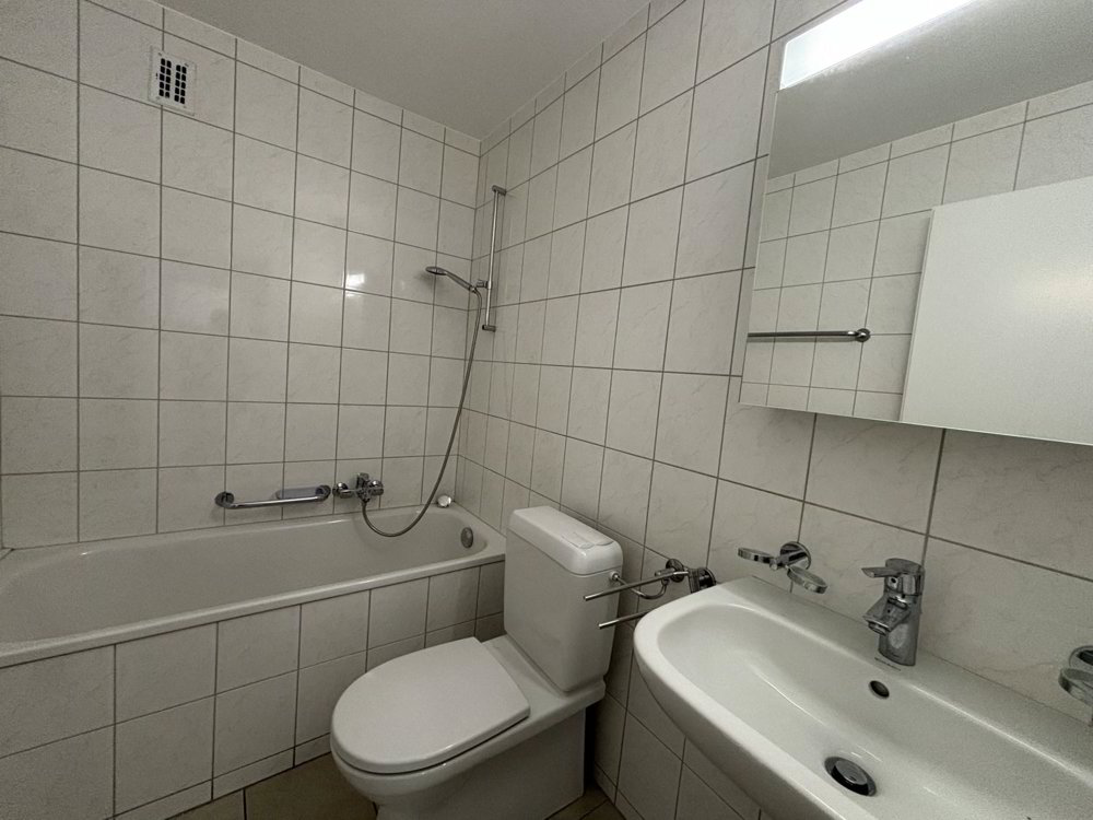 2 rooms Apartment for rent in Peseux - image 1/6