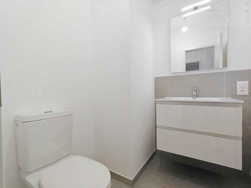 3.5 rooms Apartment for rent in Chiasso - image 1/8