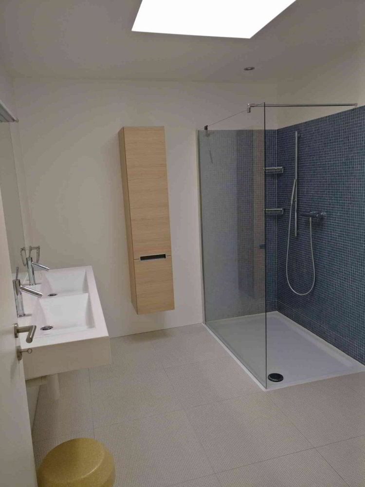 null rooms House to buy in Rolle - image 1/13