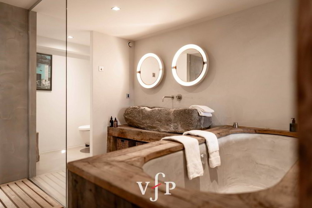 12 rooms House to buy in Verbier - image 1/13