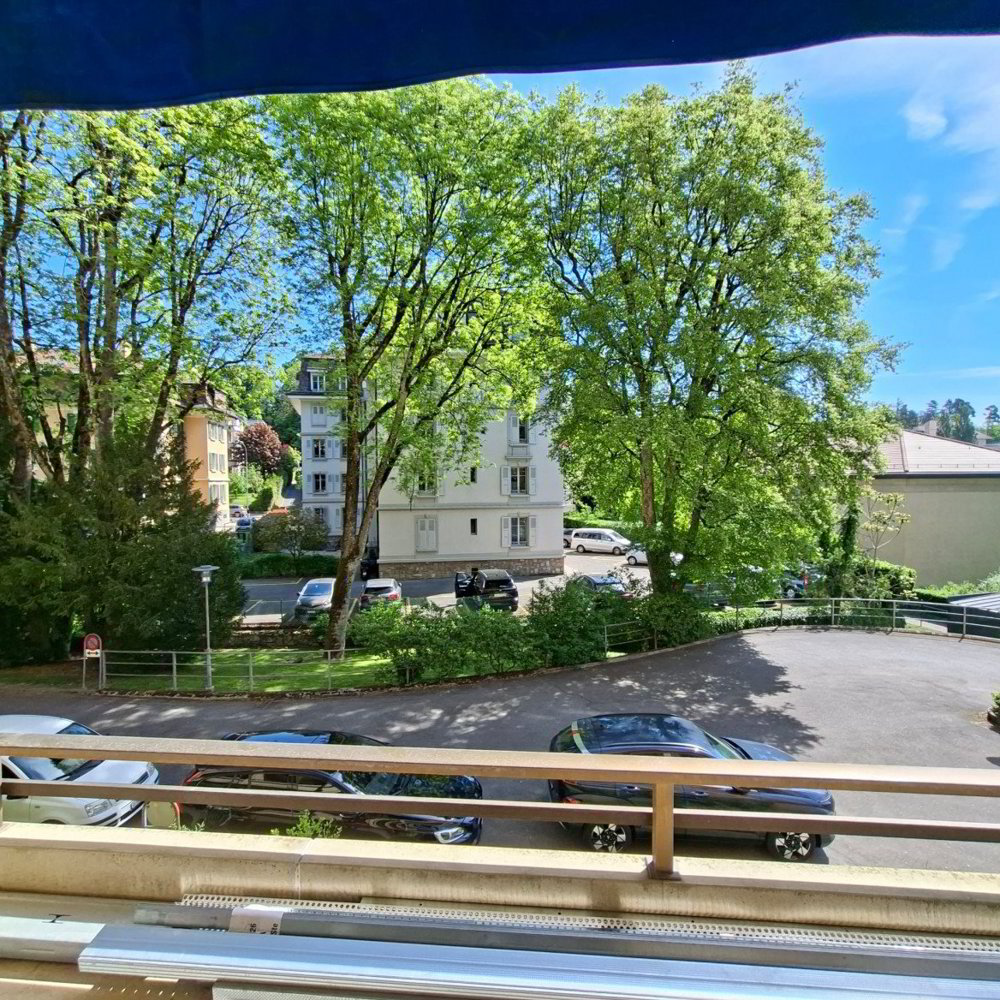 3 rooms Apartment to buy in Lausanne - image 1/10