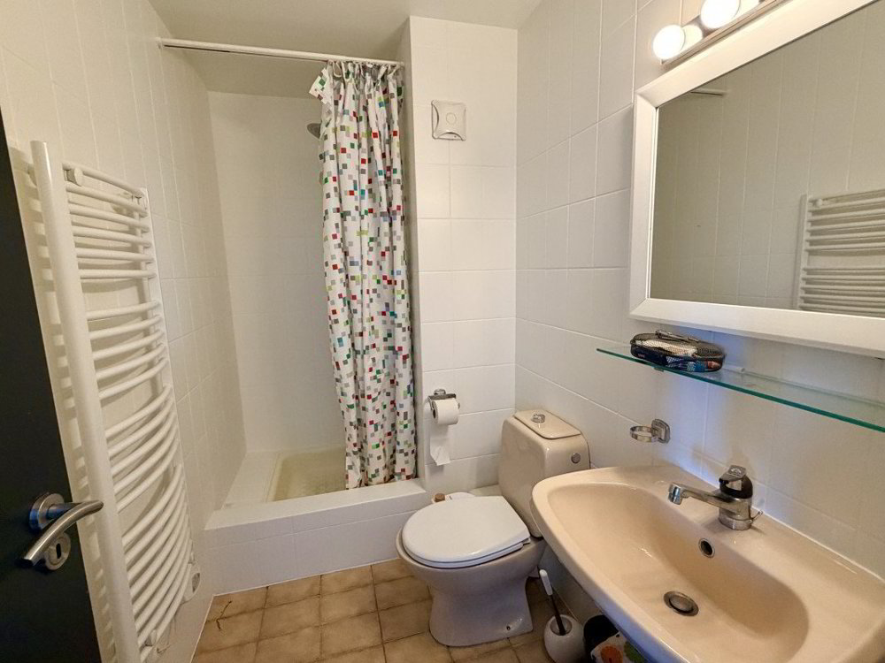 5 rooms Apartment to buy in Nyon - image 1/11