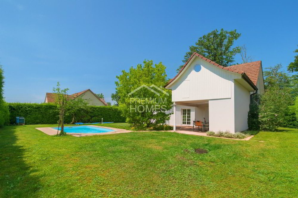 8 rooms House to buy in Pratteln - image 1/9