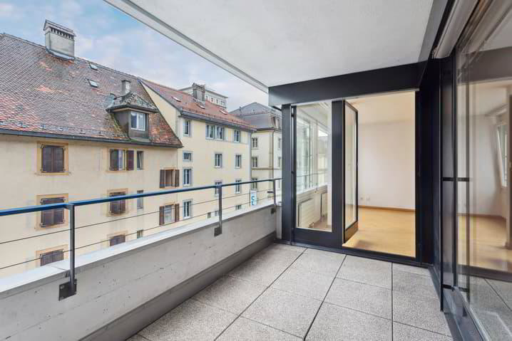 Appartement 2 pièces à louer à La Chaux-de-Fonds - image 1/7