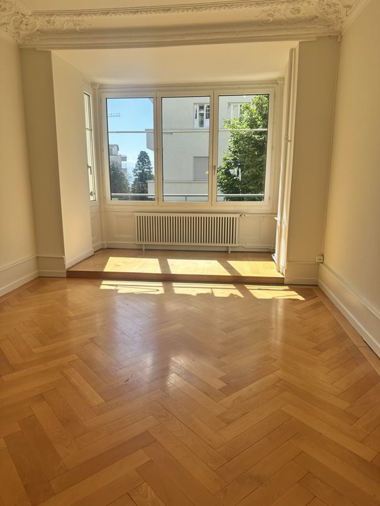 5 rooms Apartment to buy in Lausanne - image 1/3