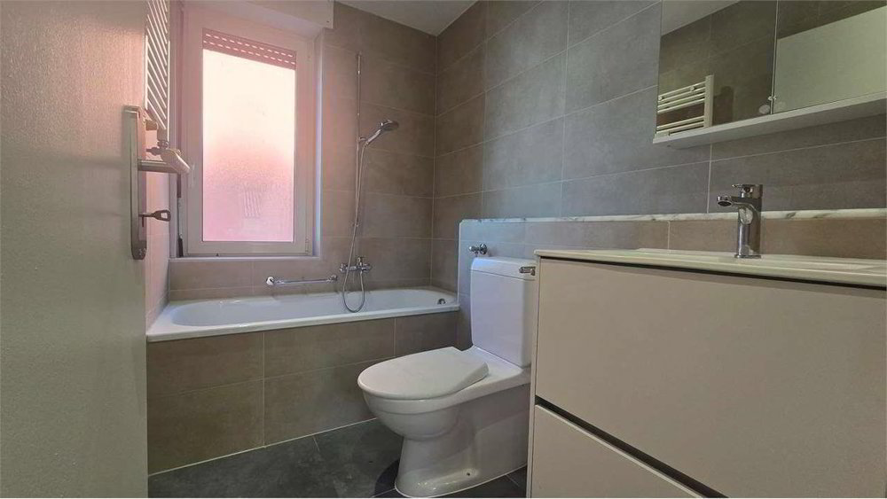 Appartamento di 3.5 locali in affitto a Chiasso - immagine 1/6