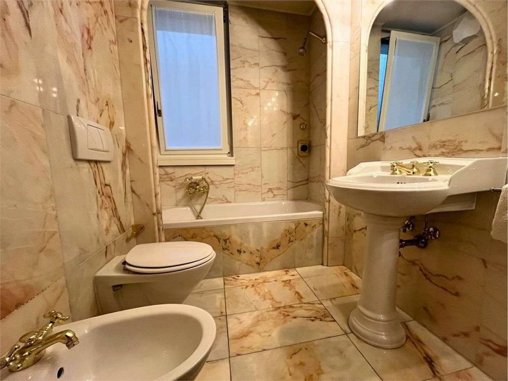 5.5 rooms Apartment to buy in Castagnola - image 1/6