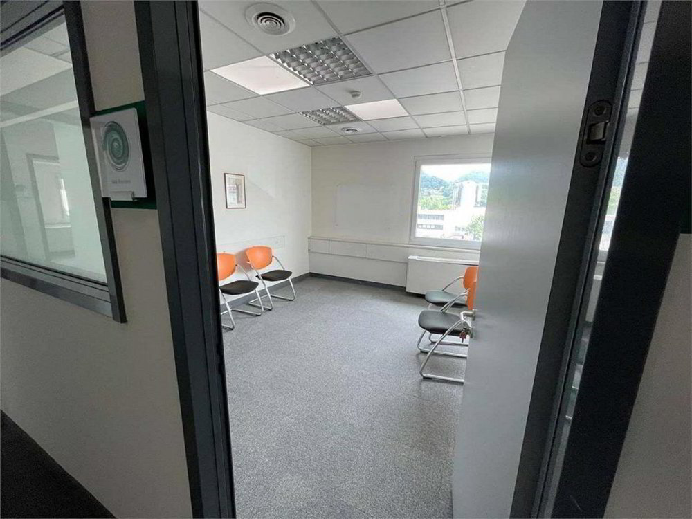 Ufficio & Commercio di null locali in affitto a Manno - immagine 1/3
