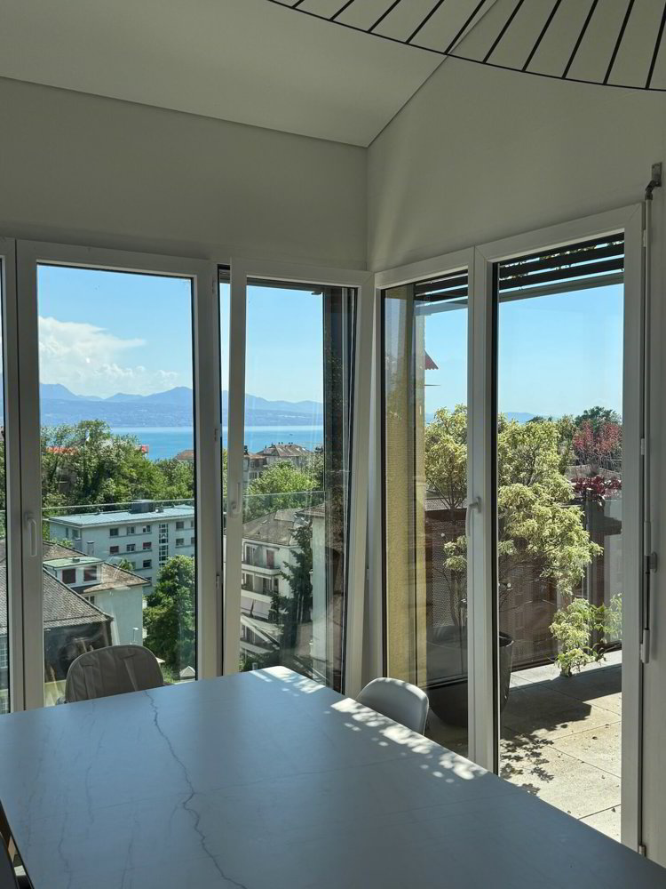 4.5 rooms Apartment to buy in Lausanne - image 1/12