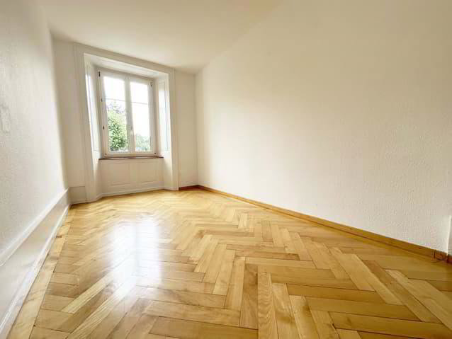Appartement 5 pièces à louer à Le Locle - image 1/4