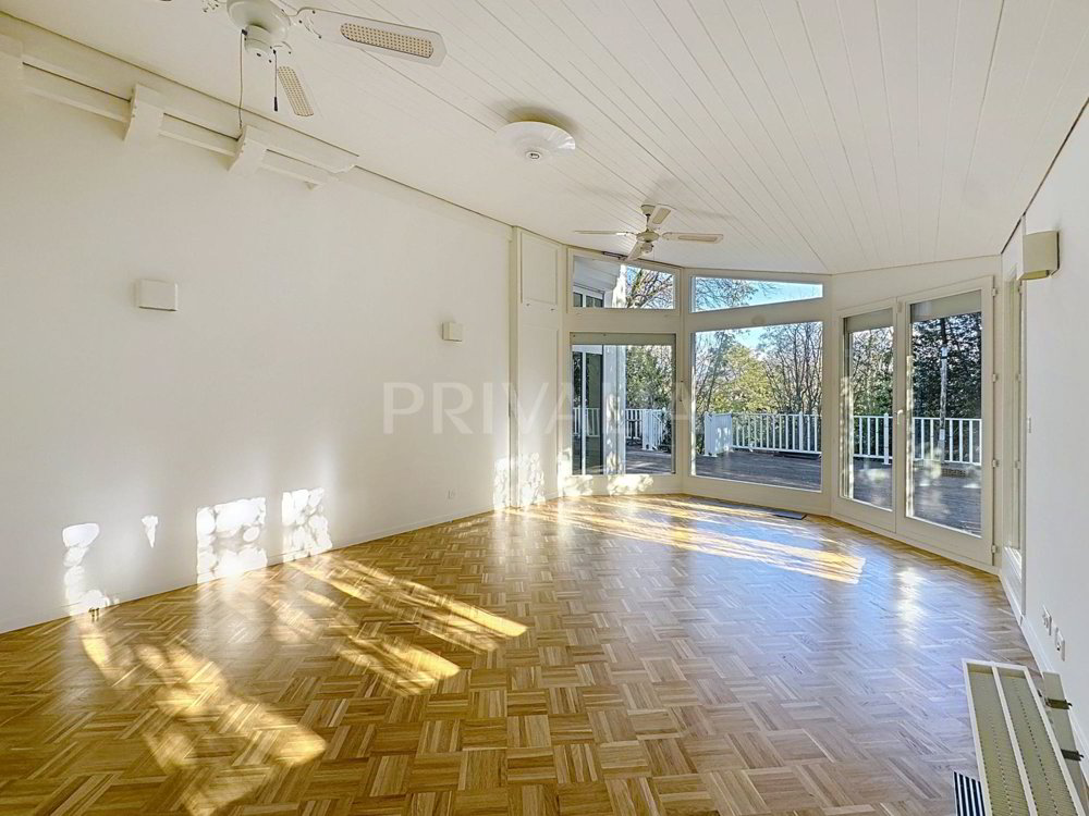 Casa di 9 locali in affitto a Vandoeuvres - immagine 1/13