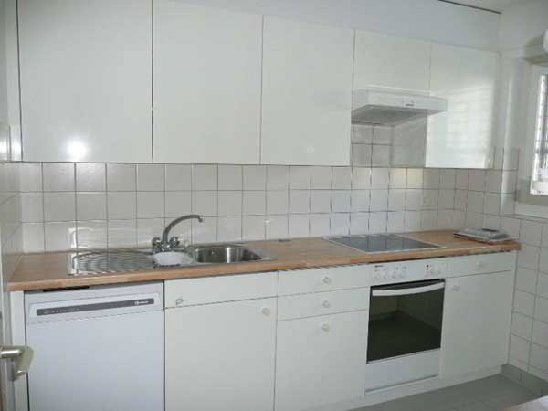 3 rooms Apartment for rent in Schwerzenbach - image 1/5