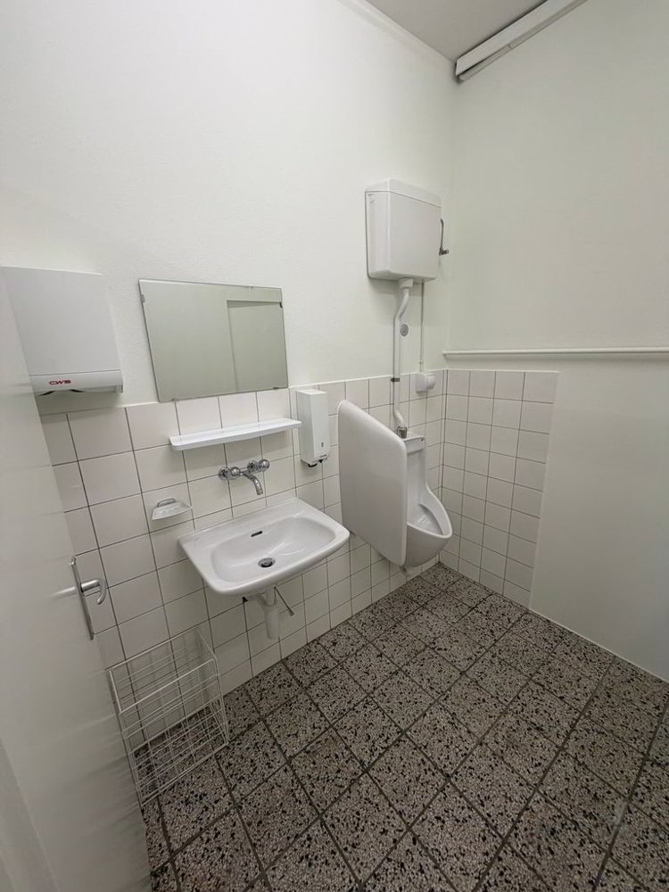 Ufficio & Commercio di null locali in affitto a Bienne - immagine 1/5