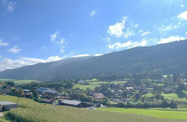 4 rooms Apartment for rent in St-Imier - image 1/9