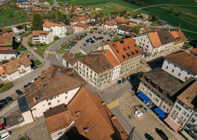 null rooms Office & Commercial to buy in Romont FR - image 1/8