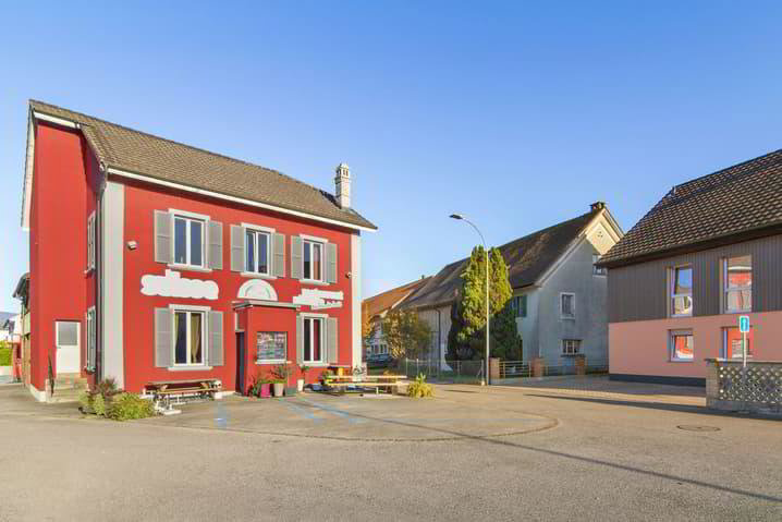 9 rooms Office & Commercial to buy in Bassecourt - image 1/8