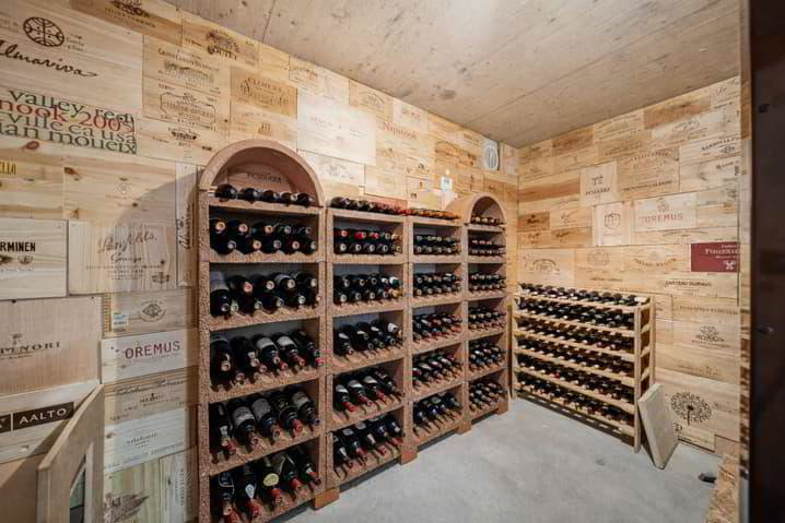 Casa di 10 locali in vendita a St-Légier-La Chiésaz - immagine 1/13