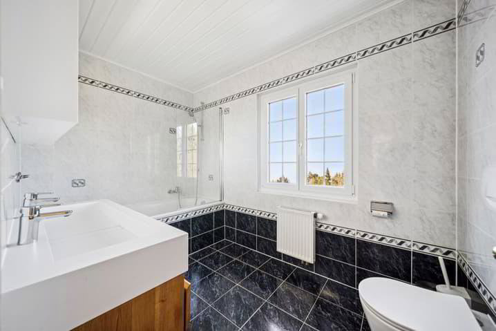 8.5 rooms House to buy in Montreux - image 1/13