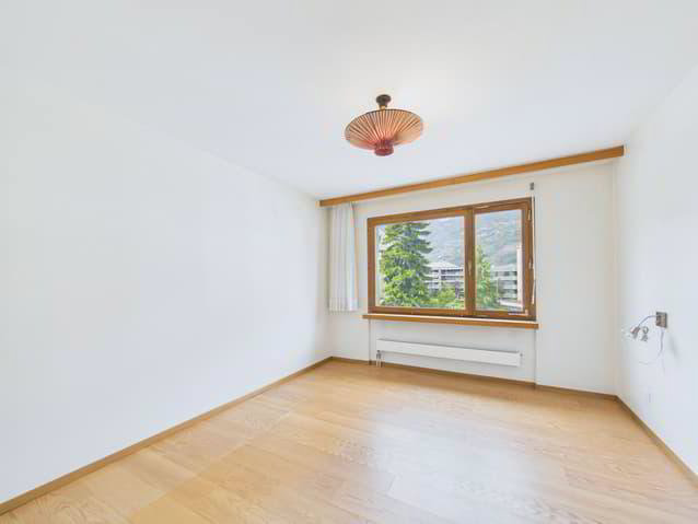 Helle und grosszügige 4.5-Zimmer-Wohnung mit Balkon im Herzen von Visp - Ansicht 5