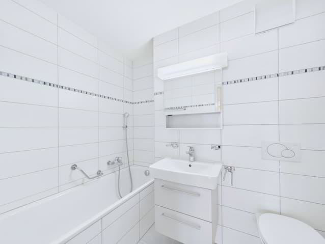 Helle und grosszügige 4.5-Zimmer-Wohnung mit Balkon im Herzen von Visp - Ansicht 6