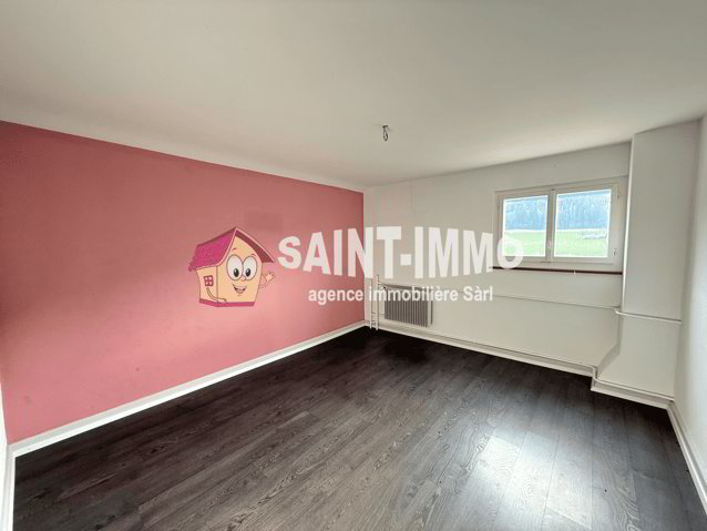 Casa di 9 locali in vendita a Sonvilier - immagine 1/13