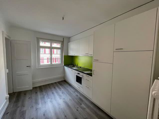 Appartement 4 pièces à louer à St-Imier - image 1/8