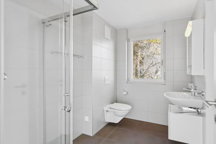 6.5 rooms House to buy in Enges - image 1/9