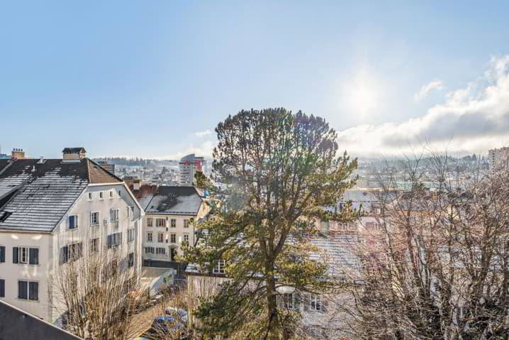 6 Zimmer Wohnung zum verkaufen in La Chaux-de-Fonds - Bild 1/13