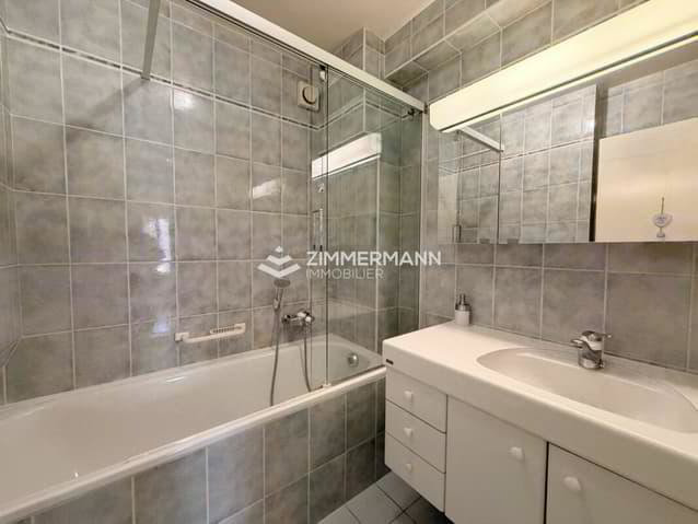 7.5 Zimmer Haus zu vermieten in Russin - Bild 1/10