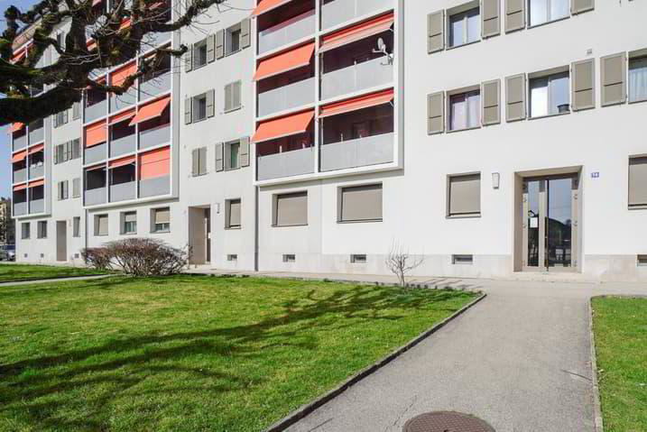 Appartement 2 pièces à louer à La Chaux-de-Fonds - image 1/10